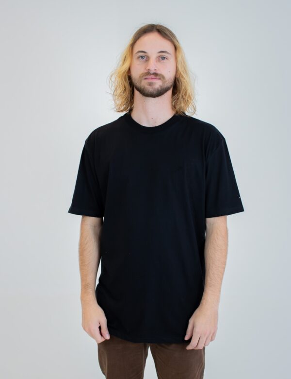 CAMISETA ULIFE PRETA - LOGO BORDADA